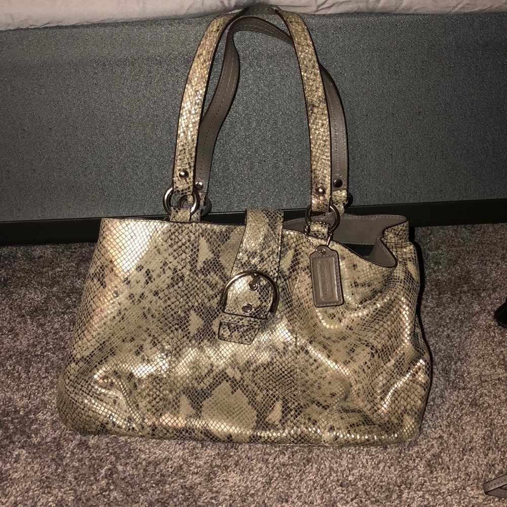 19679 Snake Print Shoulder Bag